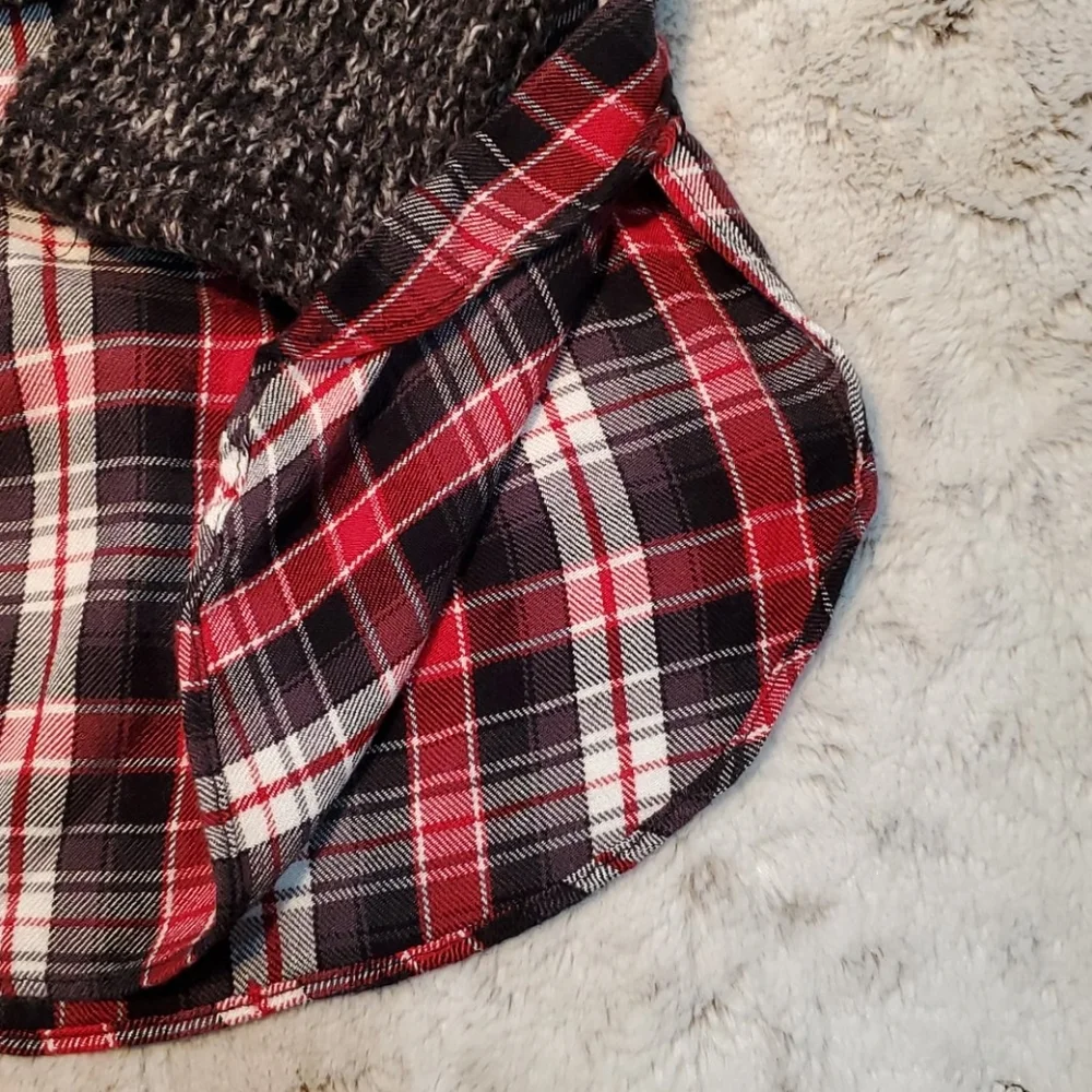 Sanctuary Gray Sweater and Red Flannel Combo Long Top Size XS Bust 34 Inches - Picture 3 of 6